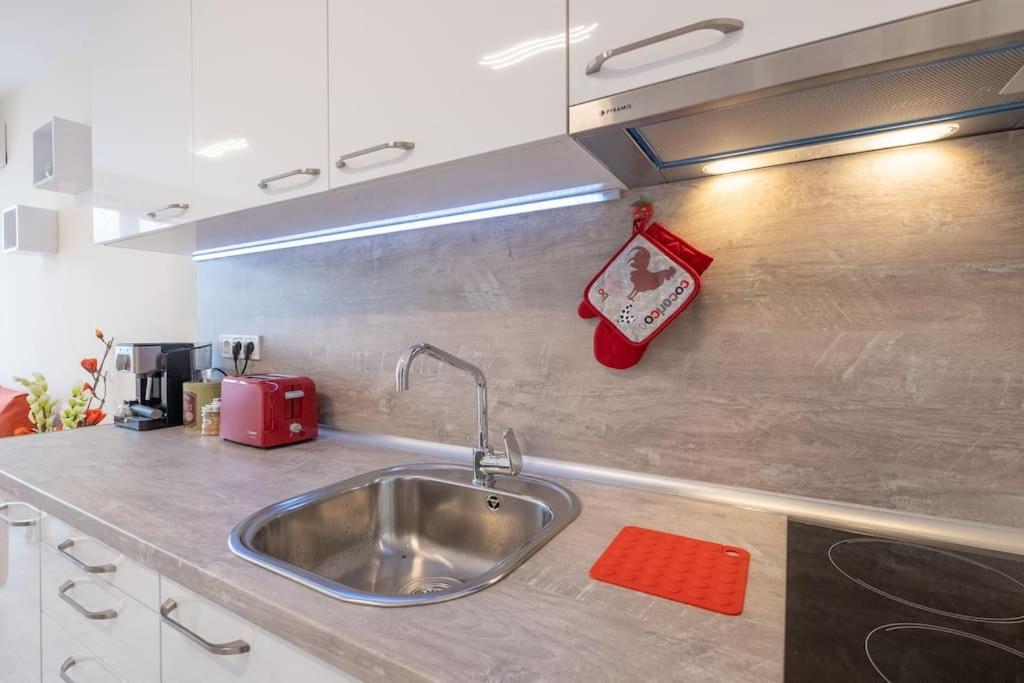 Apartment Bright & Chic Parkside Sofia