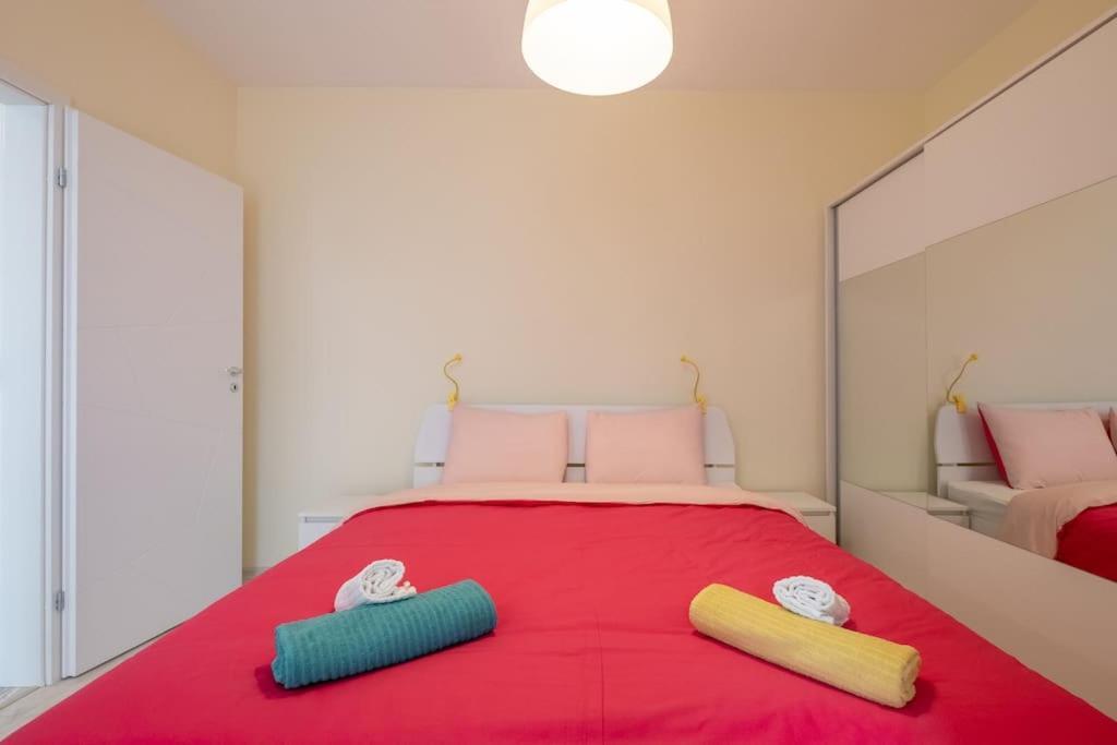 Bright & Chic Parkside Apartment Sofia
