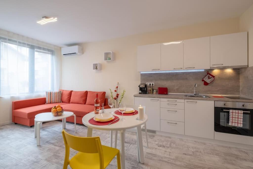Apartment Bright & Chic Parkside Sofia